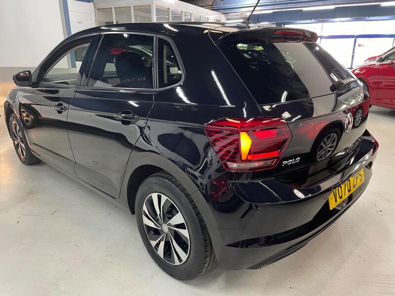 Volkswagen Polo view 6