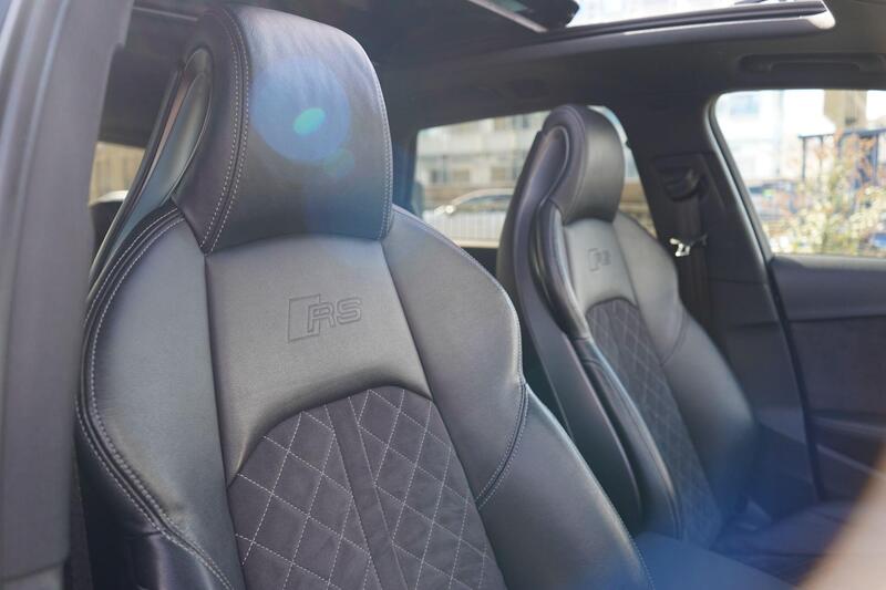Audi RS4 view 3