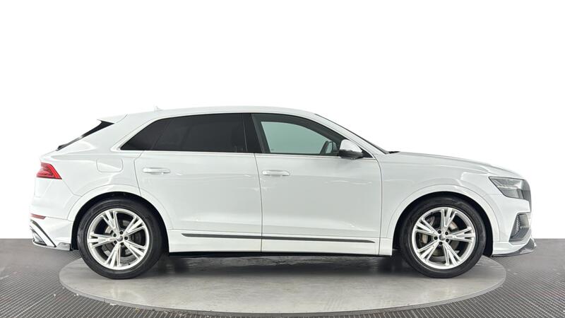 Audi Audi Q8 view 3