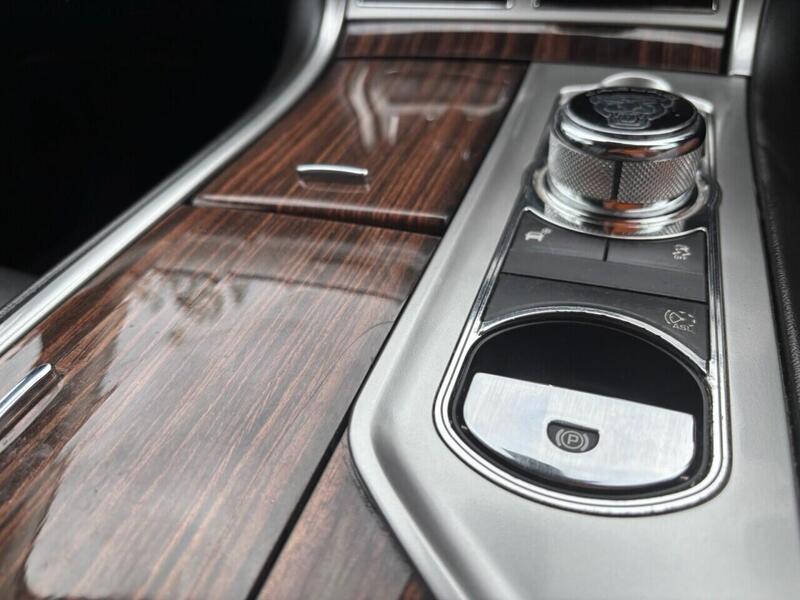 Jaguar XF view 43