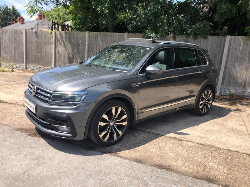 Volkswagen Tiguan view 6