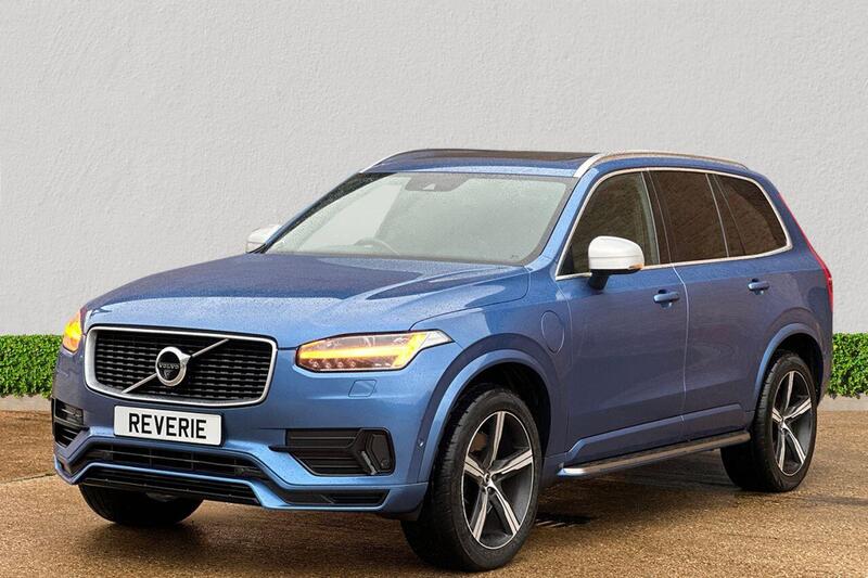 Volvo XC90 view 3