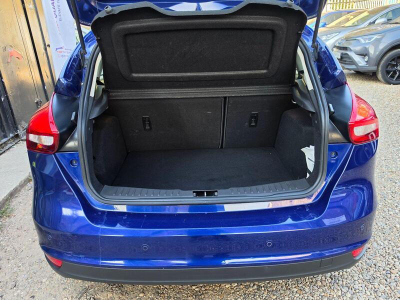 Ford Focus 1.6 Titanium Powershift Euro 6 5dr thumbnail 44