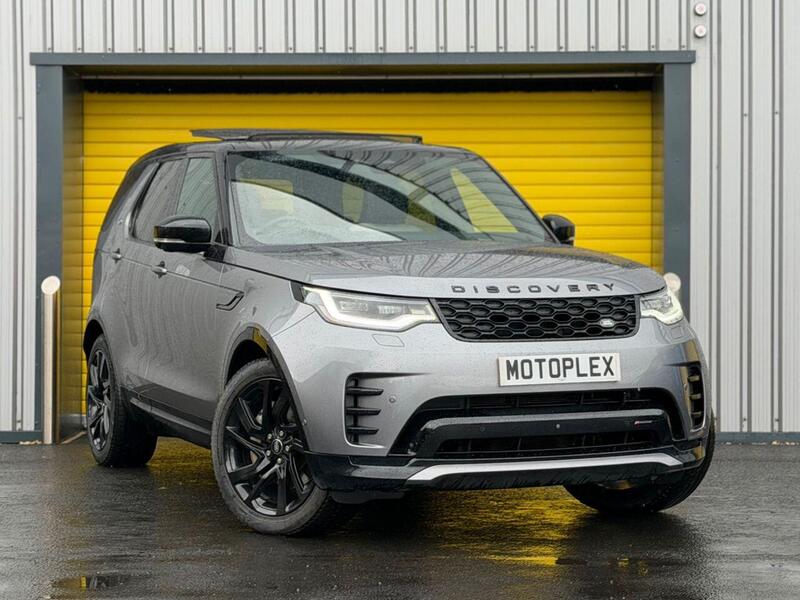 Land Rover Discovery view 3