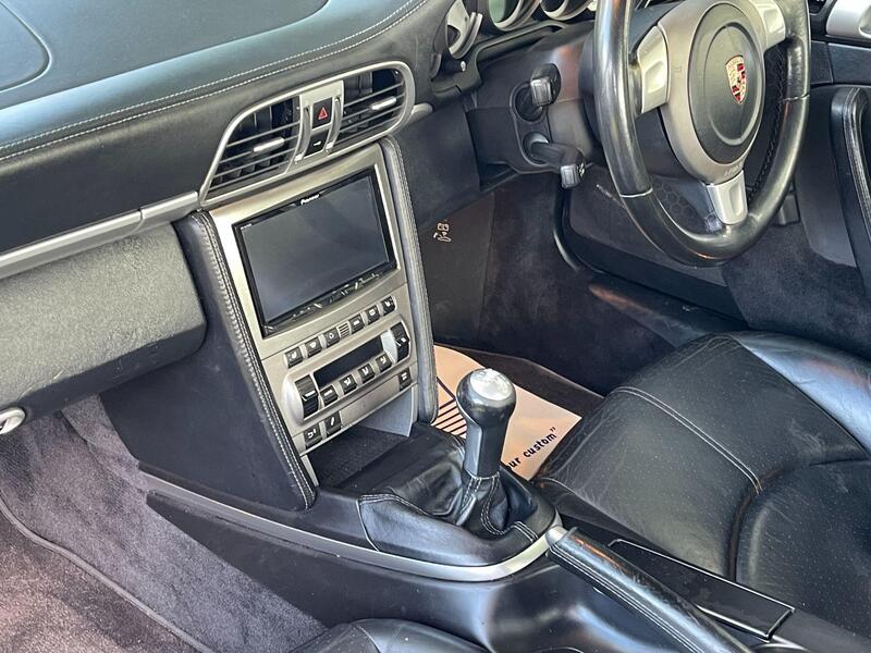 Porsche 911 view 12