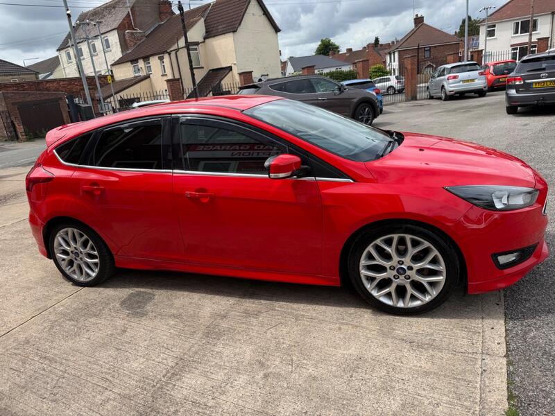 Ford Focus view 5