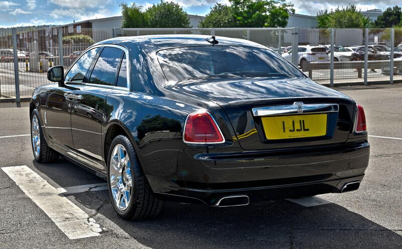 Rolls-Royce Ghost view 4