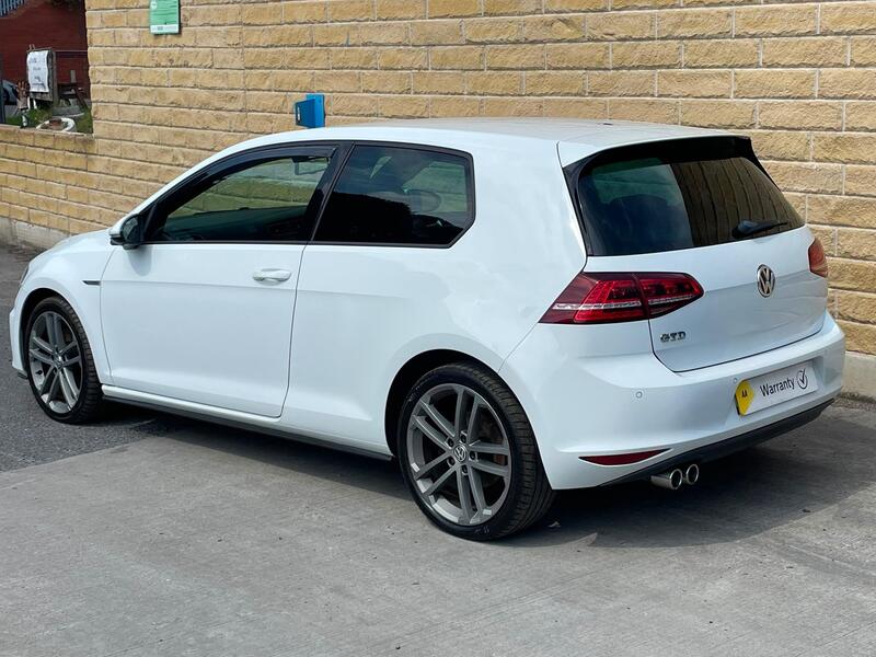 Volkswagen Golf view 3