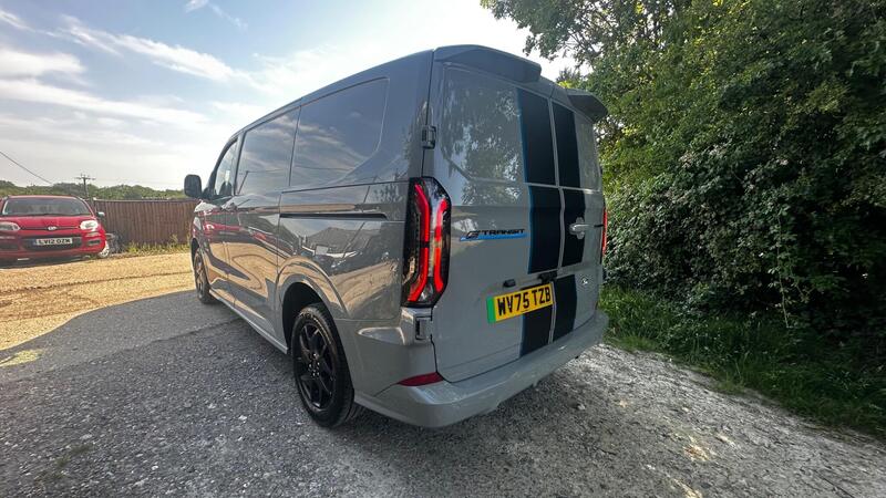 2025 Ford E-Transit Custom — photo 5