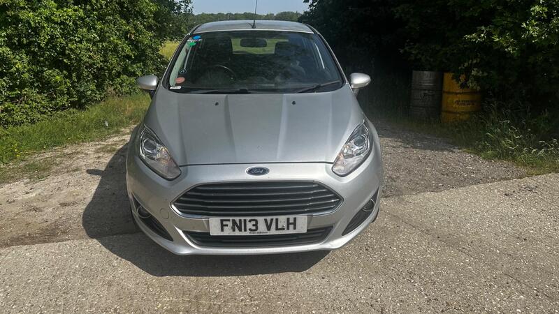 2013 Ford Fiesta — photo 2