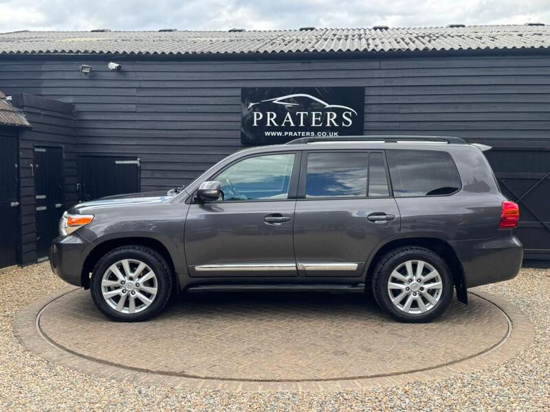Toyota Land Cruiser view 6