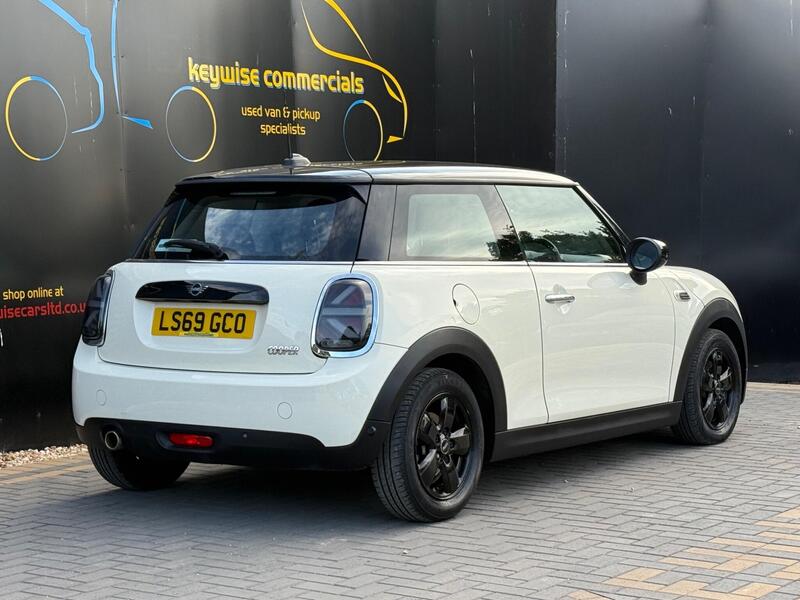 Mini Cooper view 5