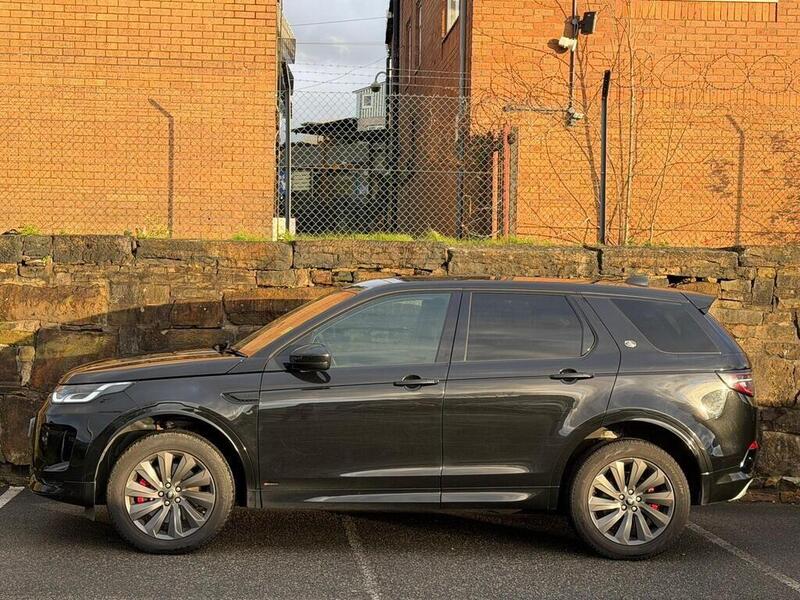 Land Rover Discovery Sport view 4