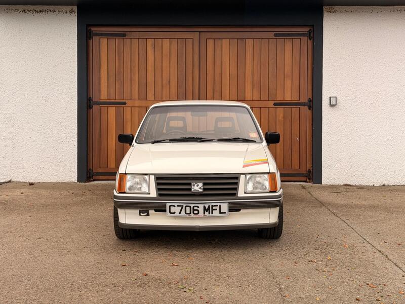 Vauxhall Nova view 5