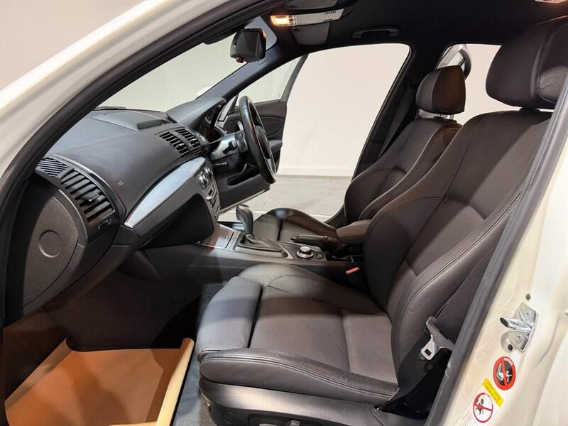 BMW 1 Series view 6