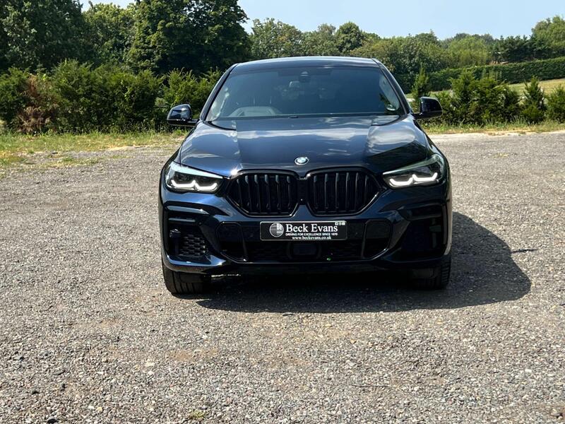BMW X6 view 2