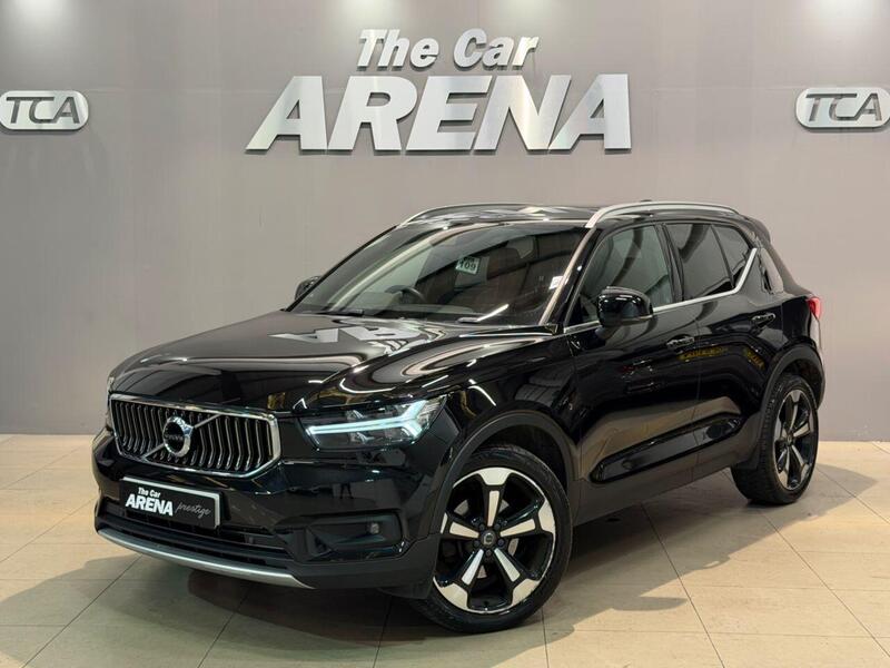 Volvo XC40 view 2