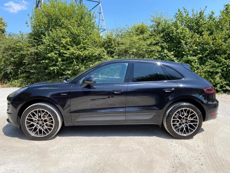 Porsche Macan view 5