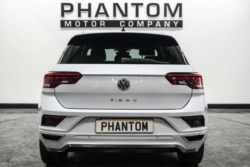 Volkswagen T-Roc view 4