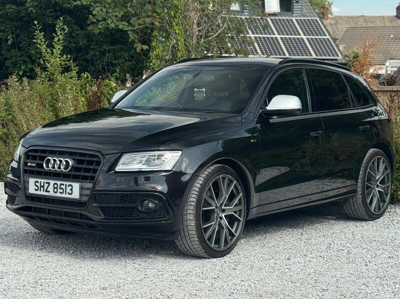 Audi SQ5 view 5