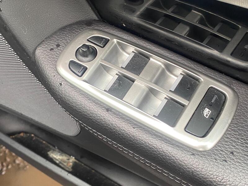Jaguar XF view 30