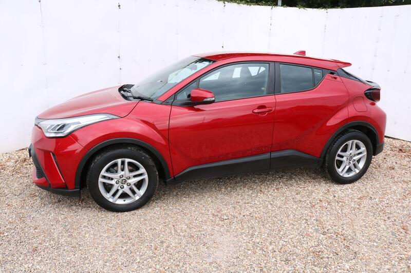 Toyota C-HR view 3