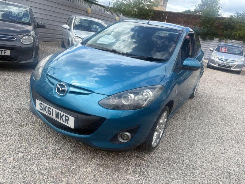 Mazda Mazda2 view 3