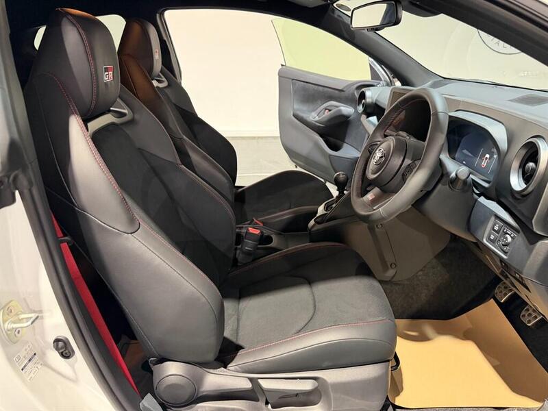 Toyota Yaris view 6