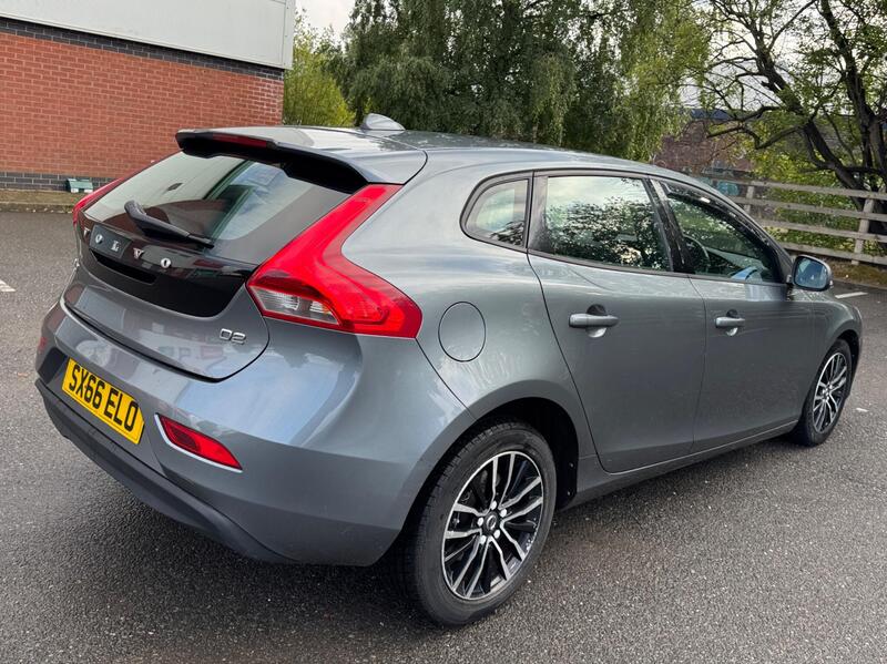 Volvo V40 view 5