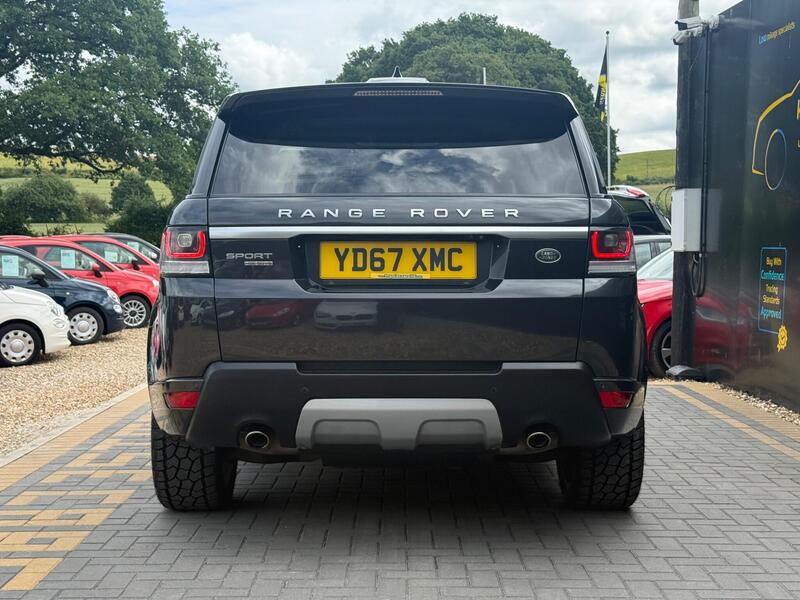 Land Rover Range Rover Sport view 4