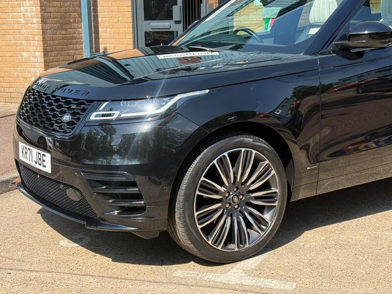 Land Rover Range Rover Velar view 2