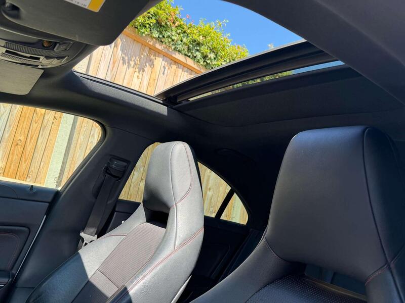 Mercedes-Benz Cla view 3