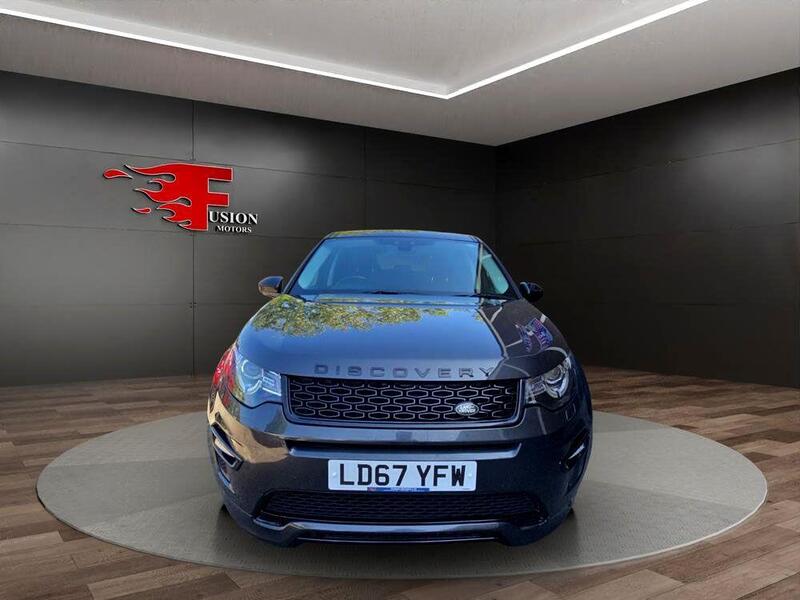 Land Rover Discovery Sport view 2