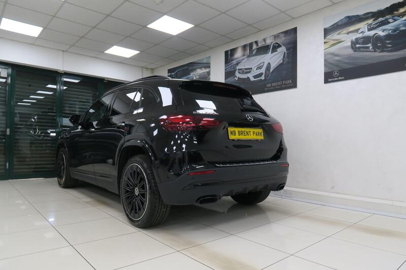 Mercedes-Benz Mercedes-Benz GLA view 4