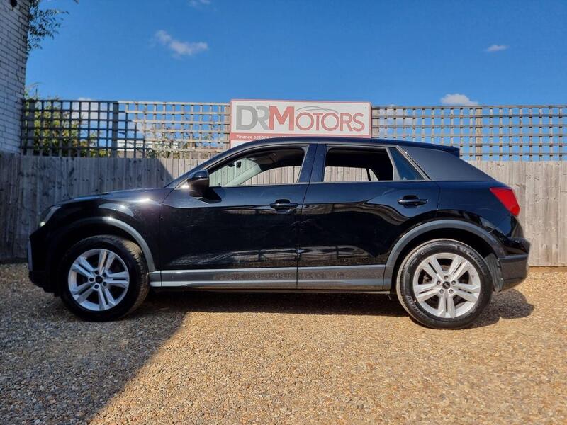Audi Q2 view 7