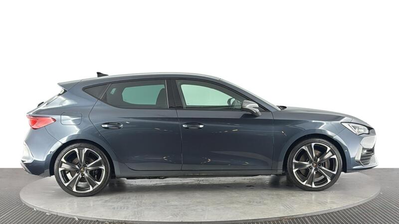Cupra Leon view 3