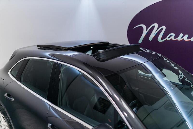 Porsche Macan view 6