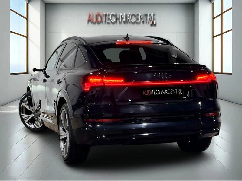 Audi Audi e-tron view 4
