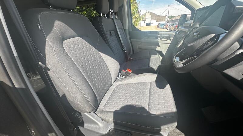 2026 Ford Transit Custom — photo 14