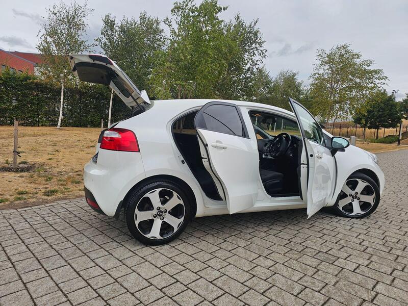 Kia Rio view 2