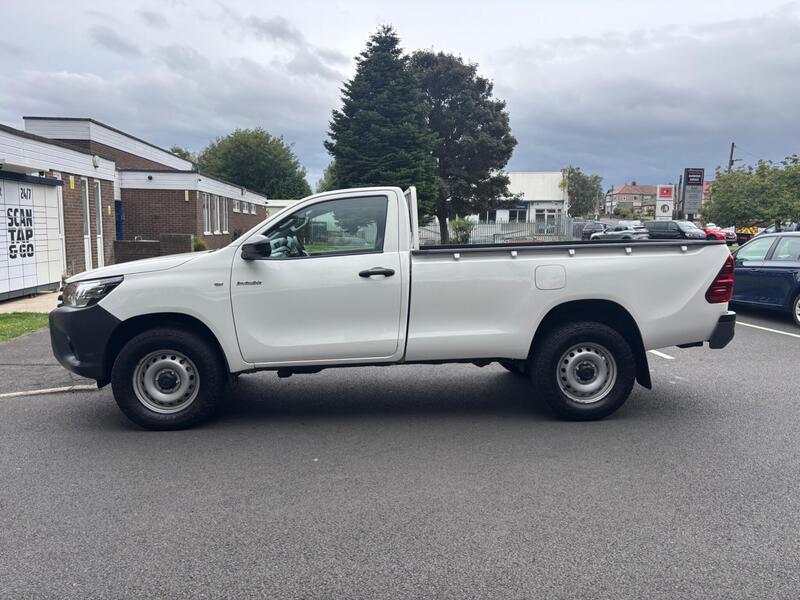 Toyota Hilux view 4
