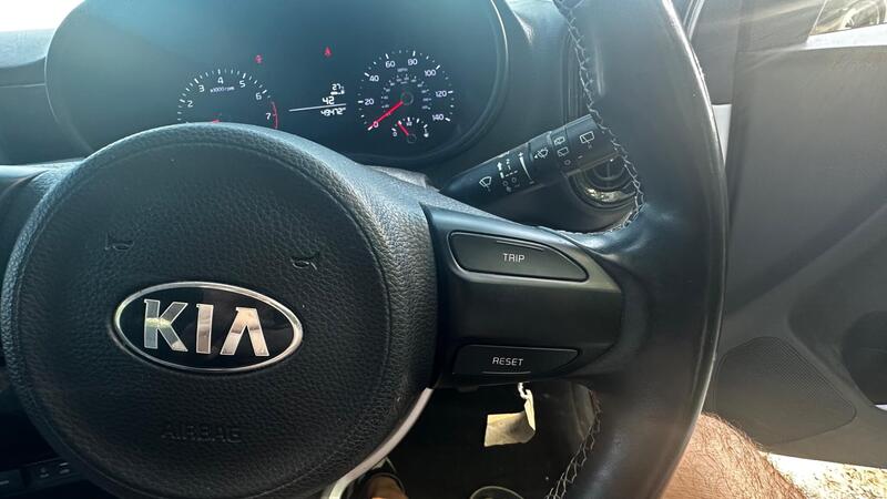 2017 Kia Picanto — photo 16