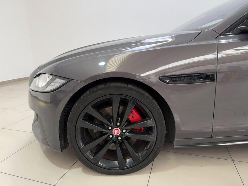 Jaguar XF view 6