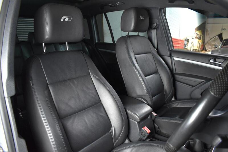 Volkswagen Tiguan view 5