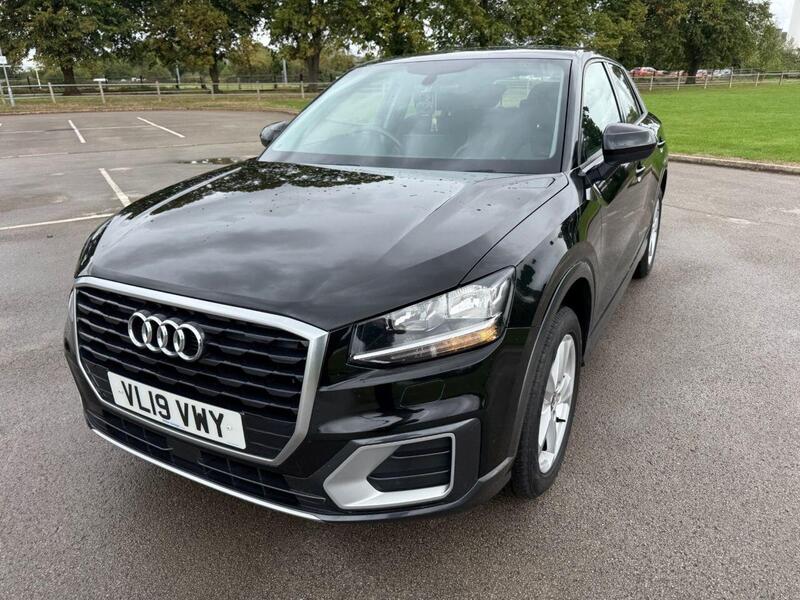 Audi Q2 view 6