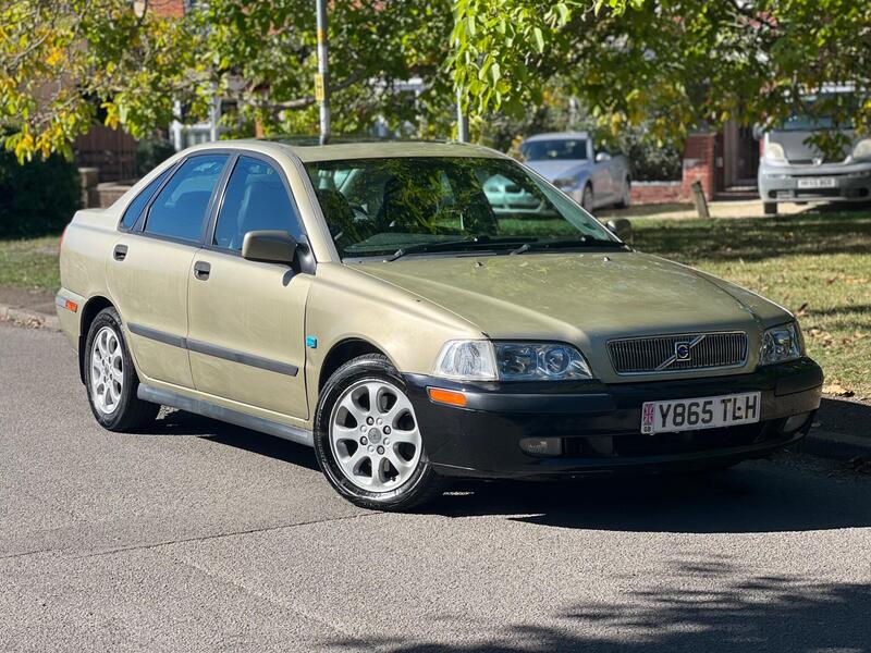 Volvo S40 — photo 1