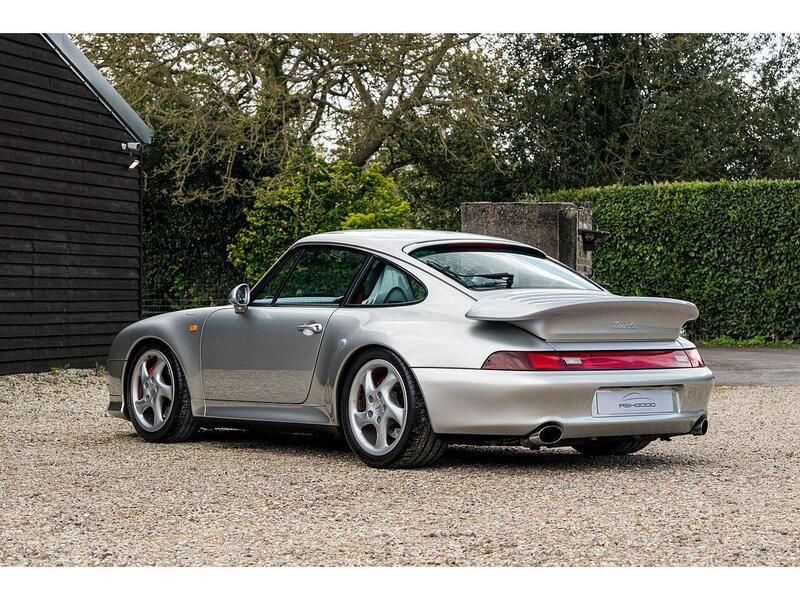 Porsche 911 view 6