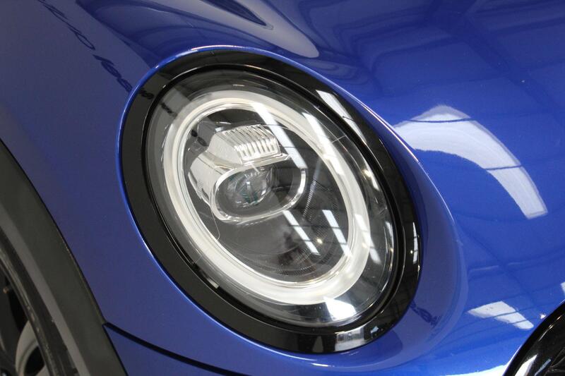 2019 MINI Hatch in Blue — image 41 of 71