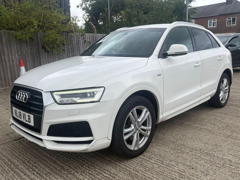 Audi Q3 view 3