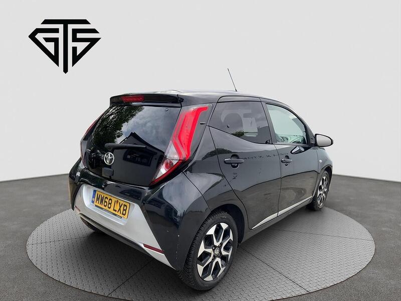 Toyota Aygo view 3